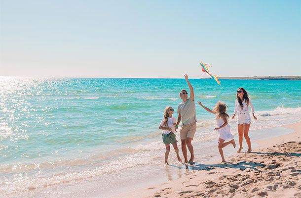 USBA recognizes top military-friendly vacation destinations- service family members flying a kite